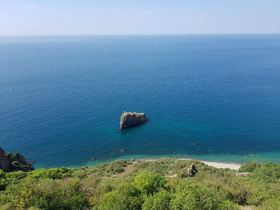 Йога у моря в Крыму