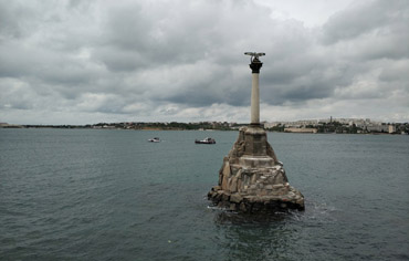 Севастополь: памятник затопленным кораблям